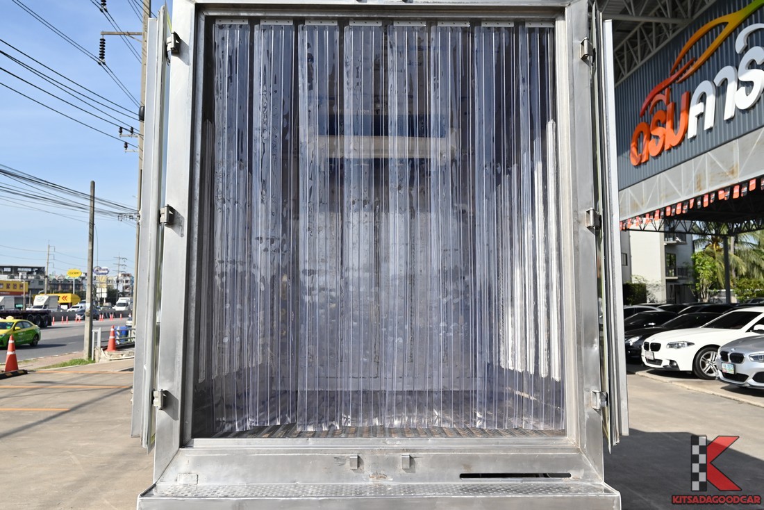 
								Toyota Revo MPC COOL 7594 full									