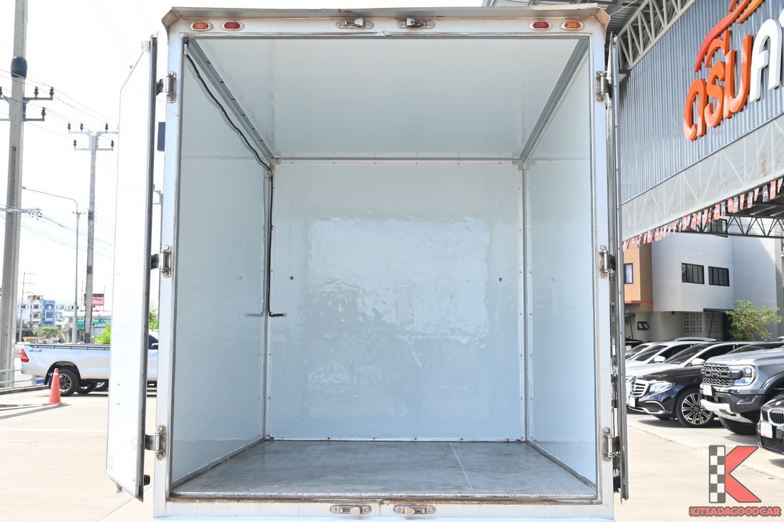 
								ISUZU D-Max Cargo 4380 full									