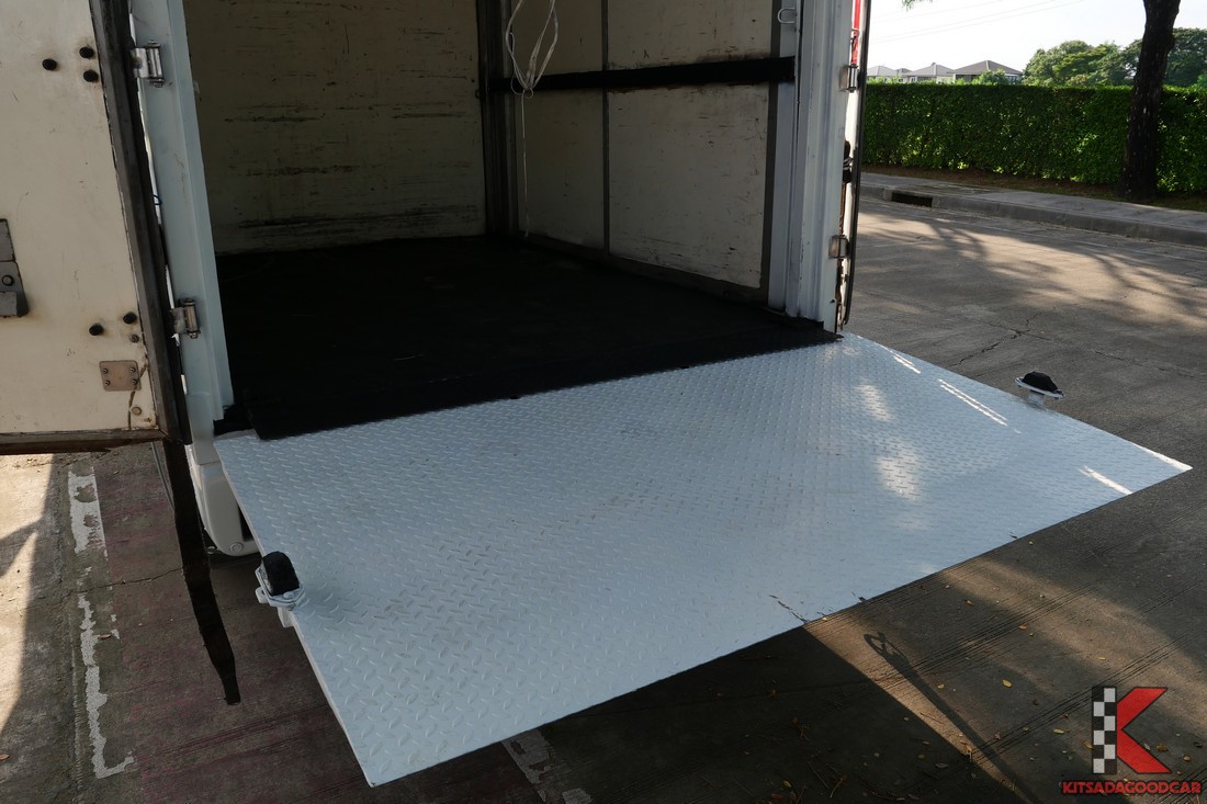 
								ISUZU D-Max Cargo 2752 full									