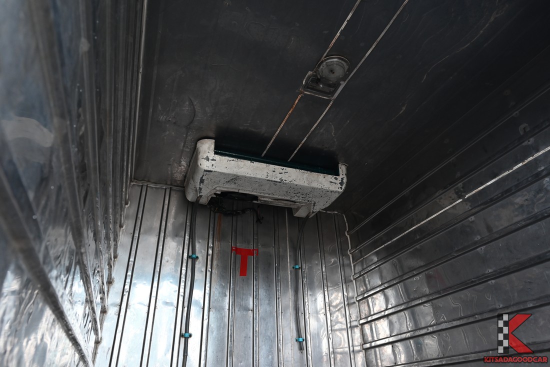 
								Toyota Revo MPC COOL 9472 full									