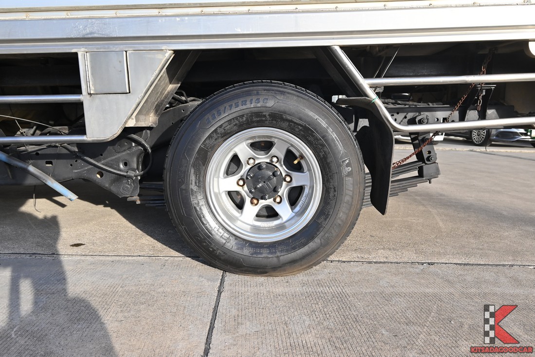 
								Toyota Revo COOL 2241 full									