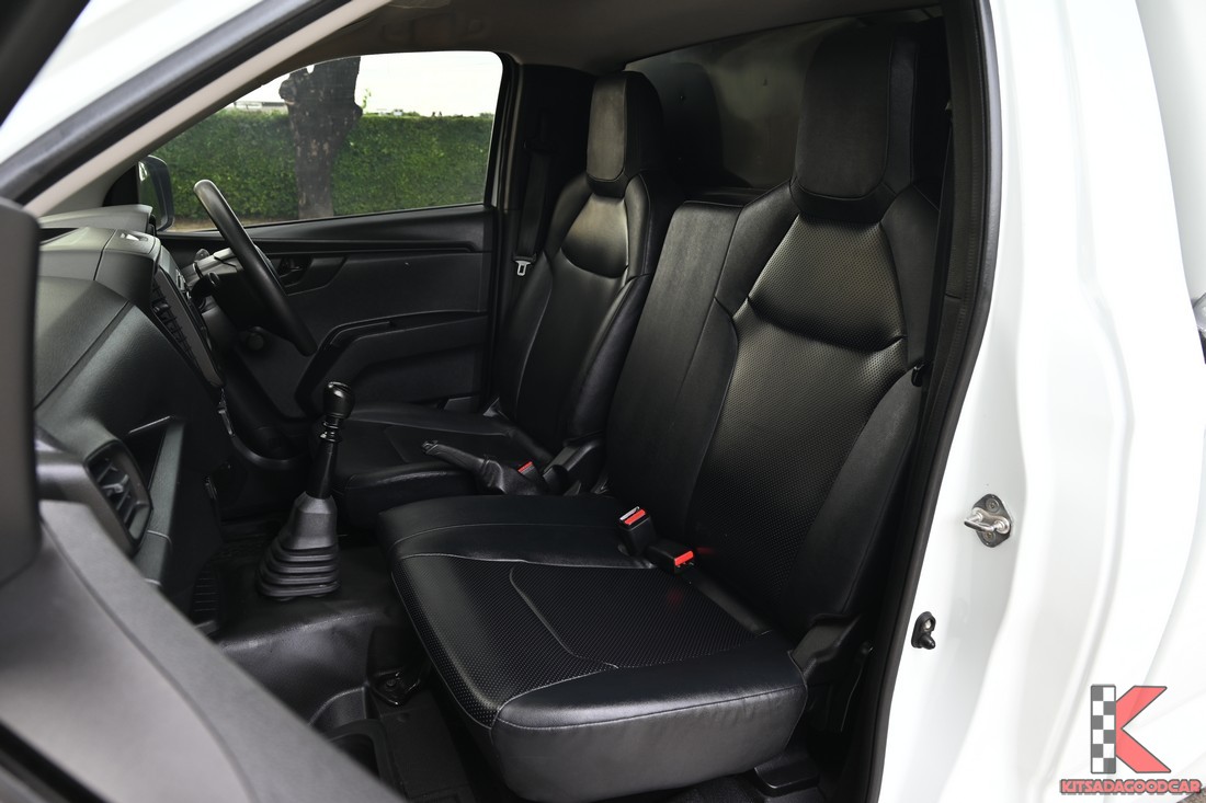 
								ISUZU D-Max cargo 5966 full									