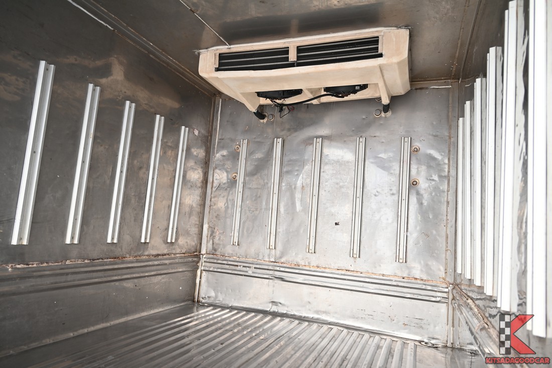 
								Toyota Revo MPC COOL 1910 full									