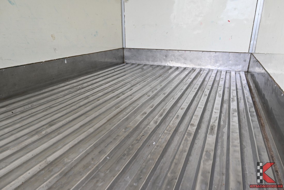 
								ISUZU D-Max COOL 7654 full									