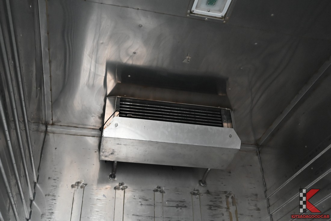 
								Toyota Revo GOOD TEMP 482 full									