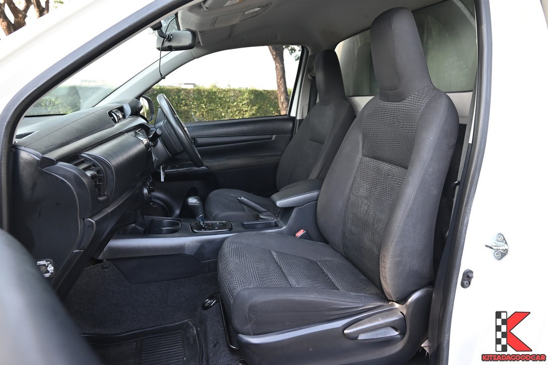 
								Toyota Revo cargo 9502 full									