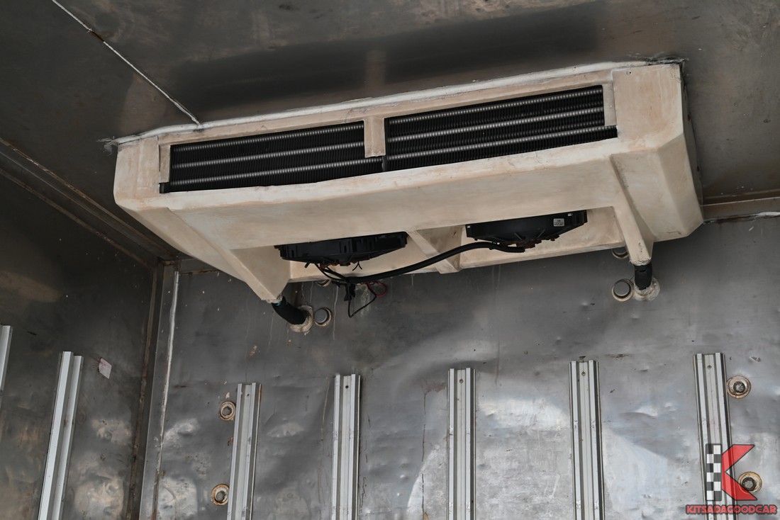 
								Toyota Revo MPC COOL 1910 full									