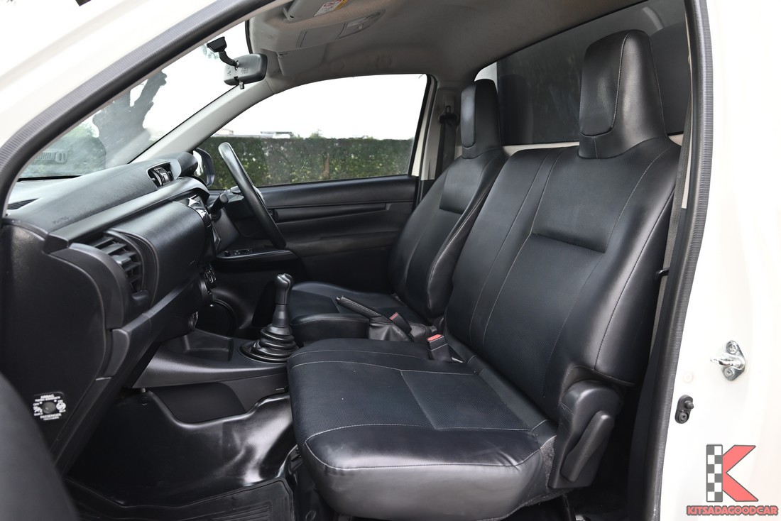 
								Toyota Revo COOL BOX 9553 full									