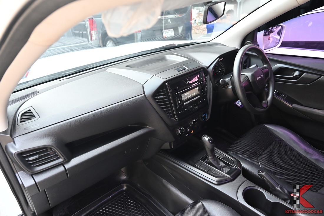 
								ISUZU D-Max Cargo 9981 full									