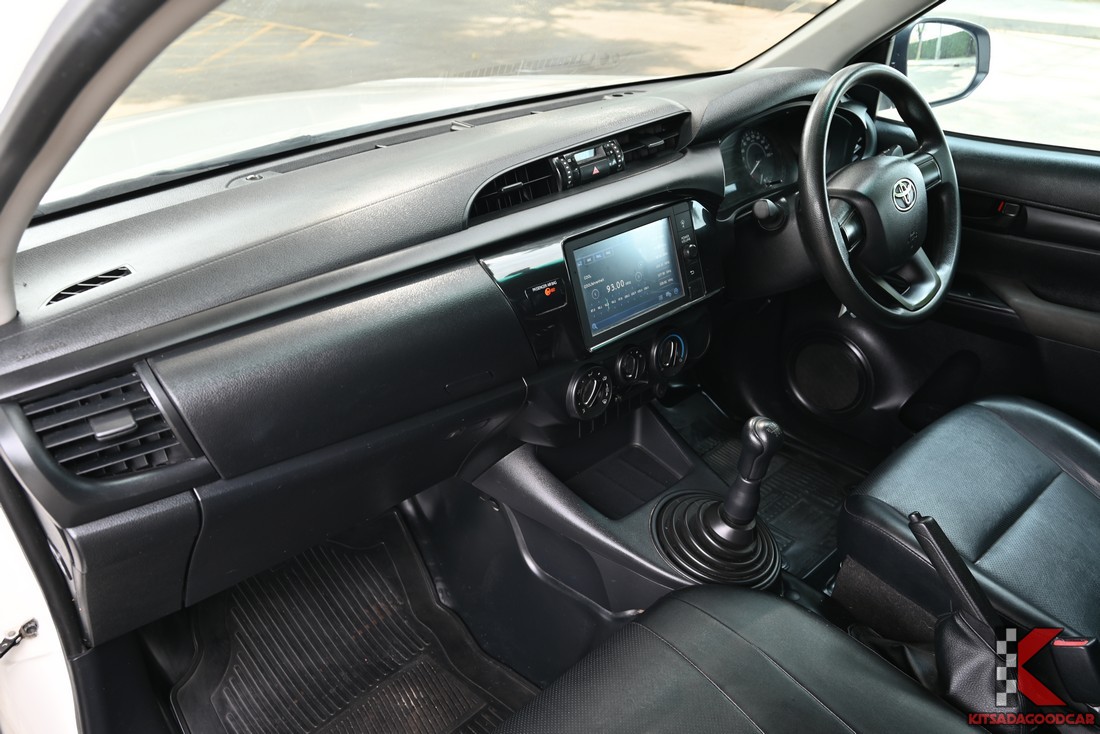 
								Toyota Revo Cargo 7928 full									