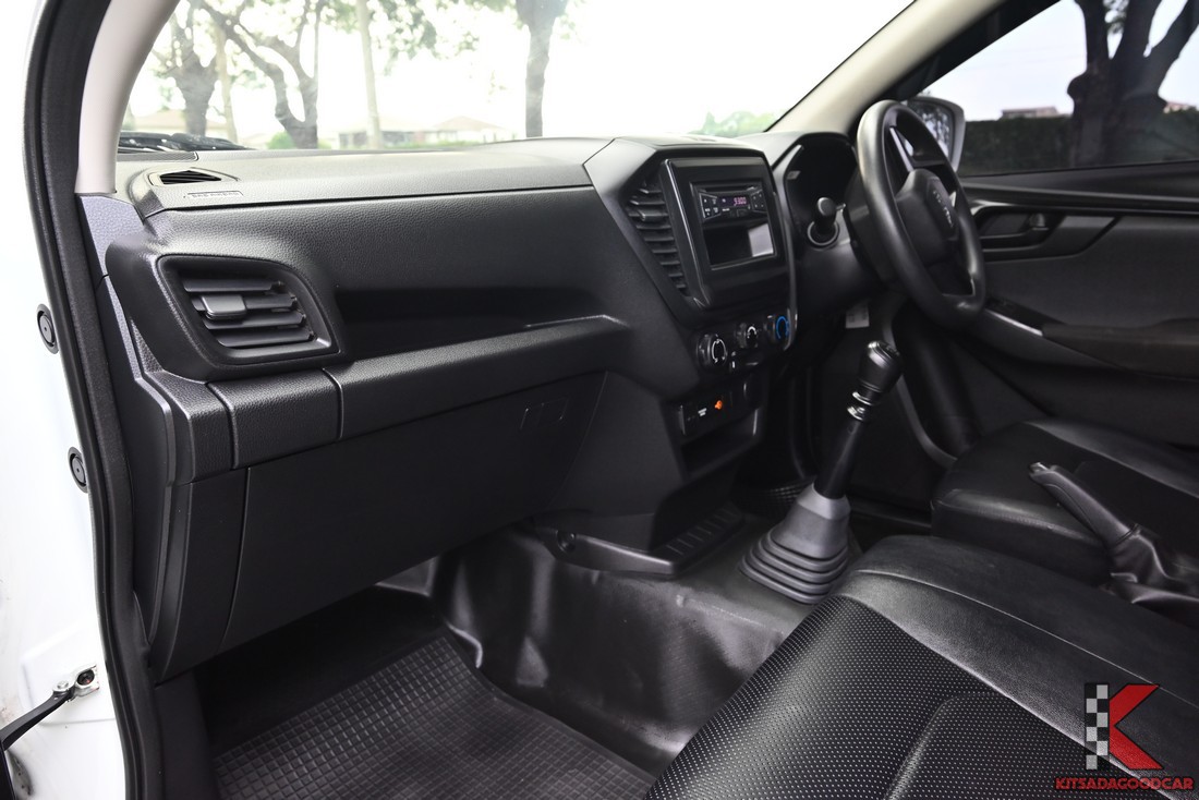 
								ISUZU D-Max cargo 2811 full									