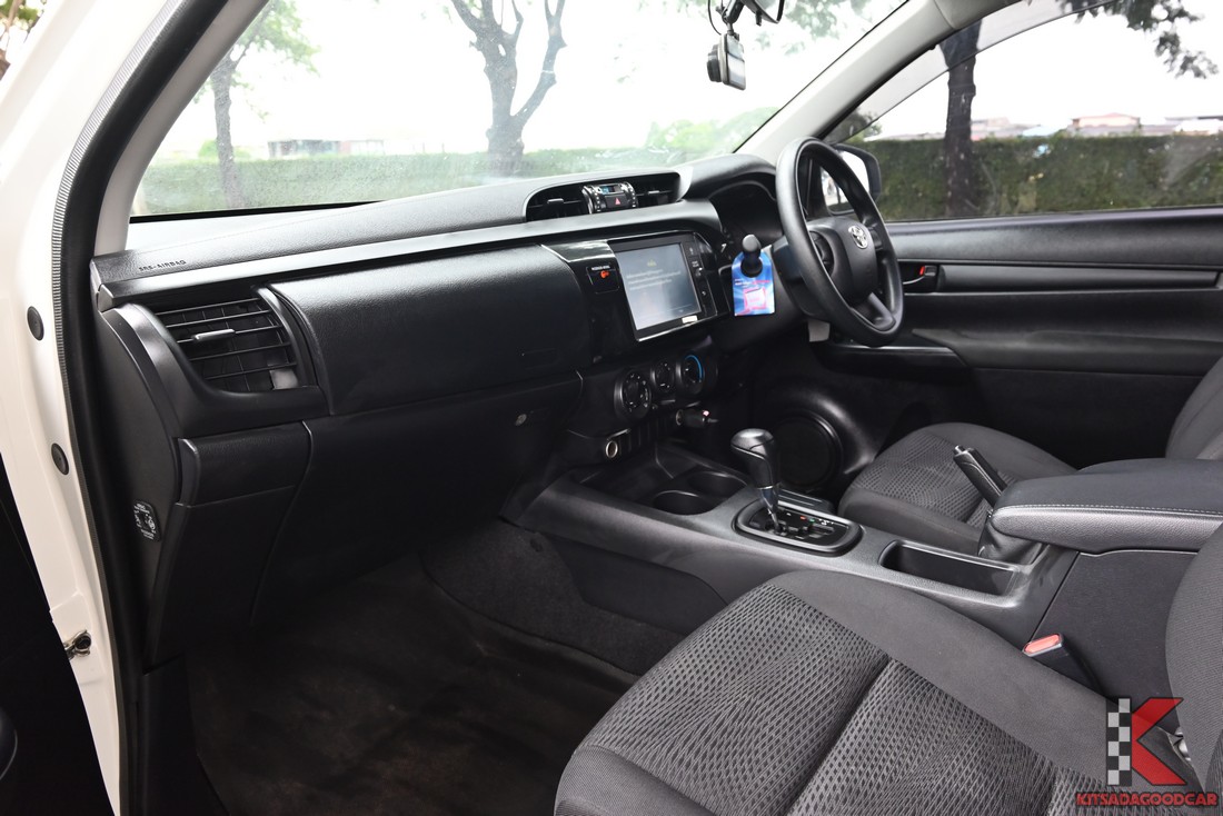 
								Toyota Revo cargo 6328 full									