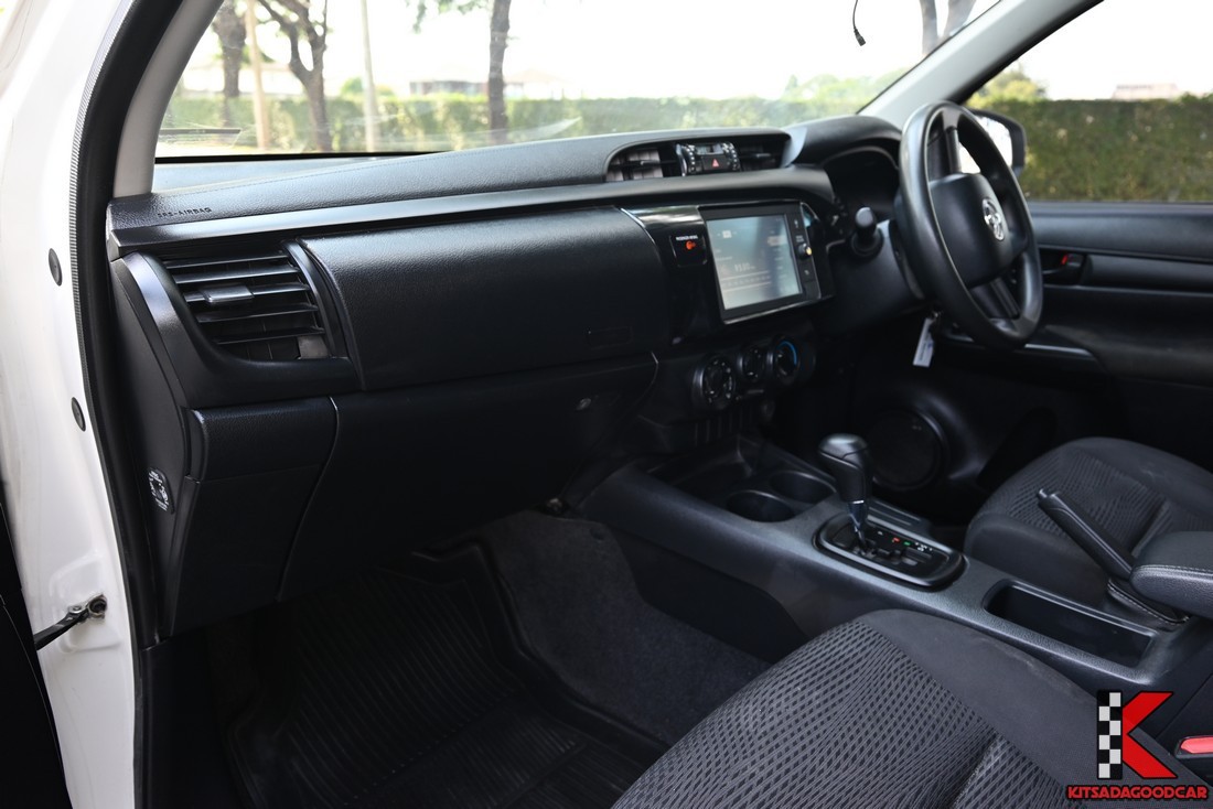 
								Toyota Revo cargo 9502 full									