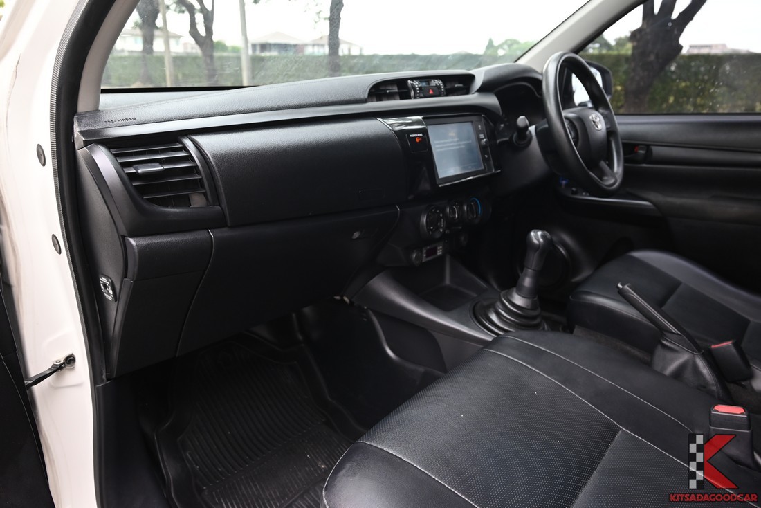 
								Toyota Revo COOL BOX 9553 full									