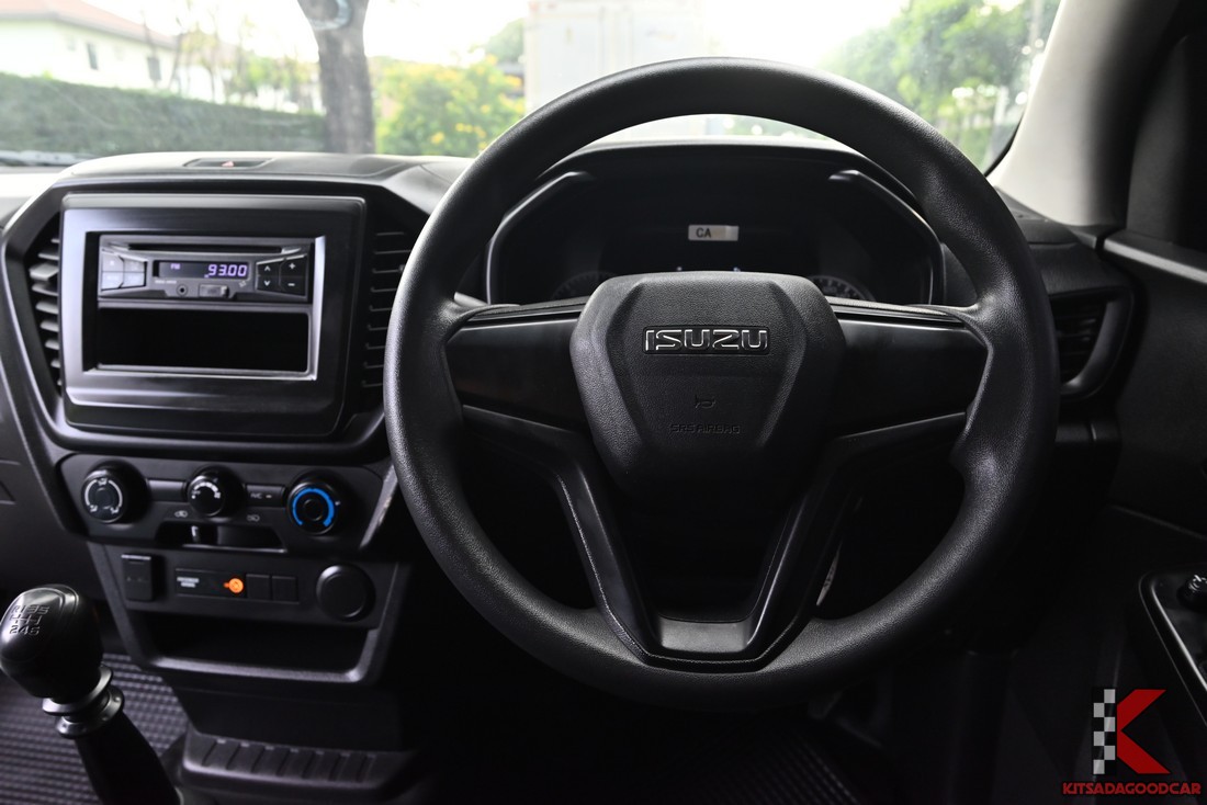 
								ISUZU D-Max cargo 2811 full									