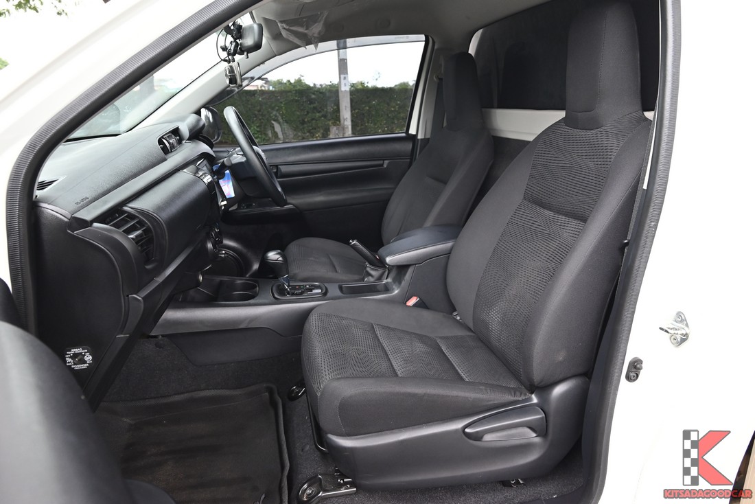 
								Toyota Revo cargo 6328 full									