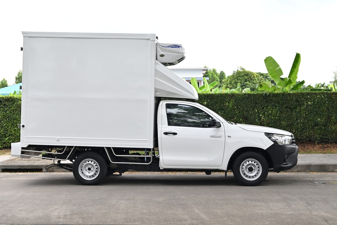 
								Toyota Revo MPC COOL 550 full									