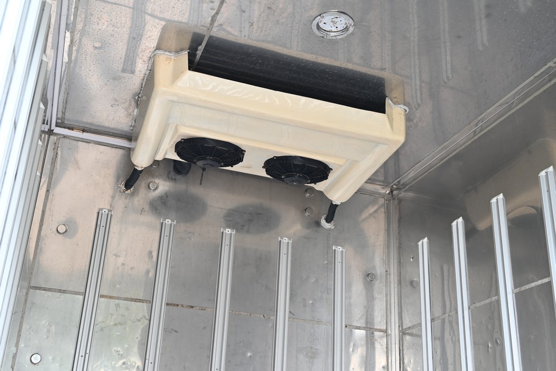 
								Toyota Revo MPC COOL 550 full									