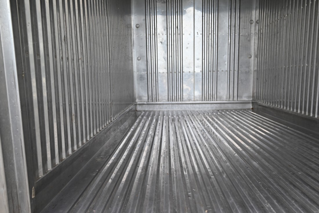 
								Toyota Revo MPC COOL 3375 full									