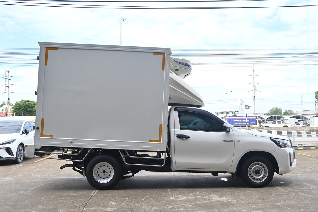 
								Toyota Revo MPC COOL 4056 full									