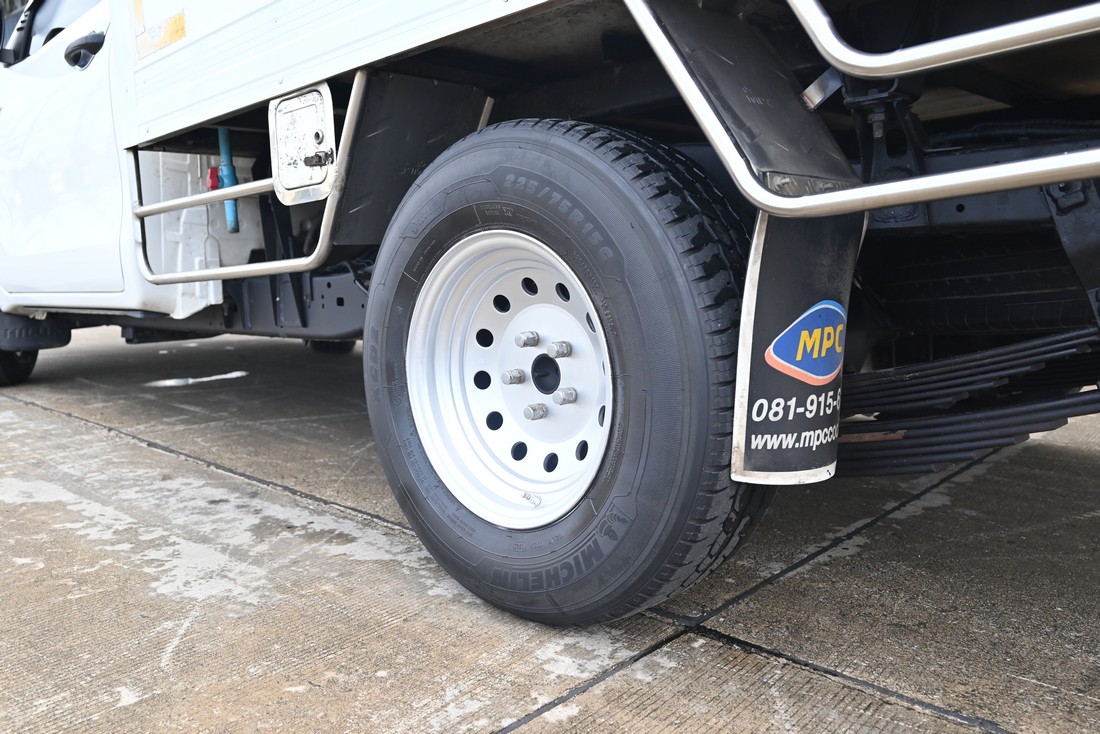 
								Toyota Revo MPC COOL 4056 full									