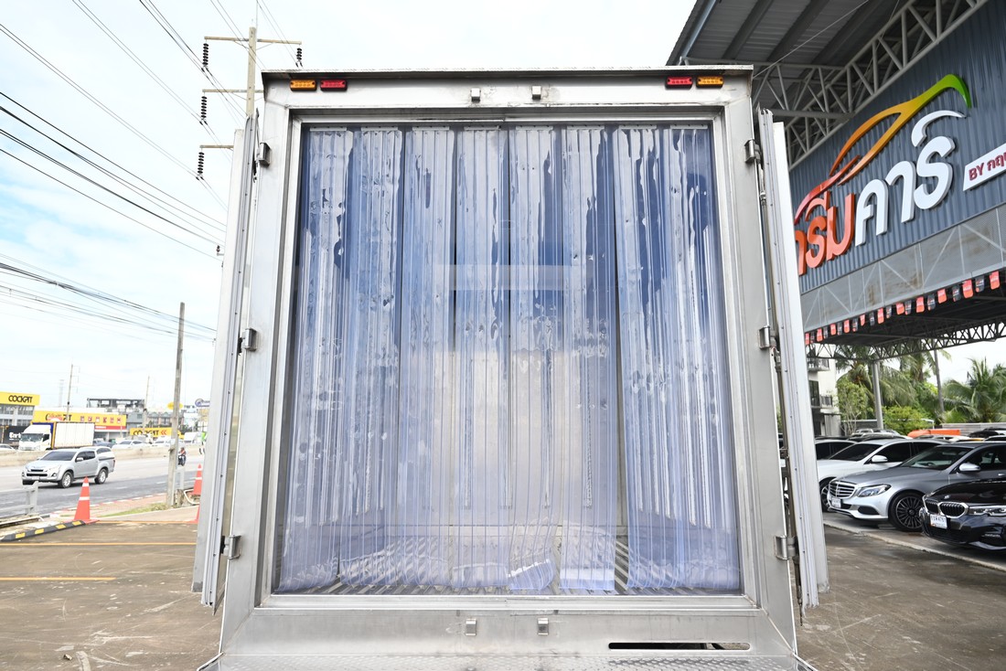 
								Toyota Revo MPC COOL 4056 full									