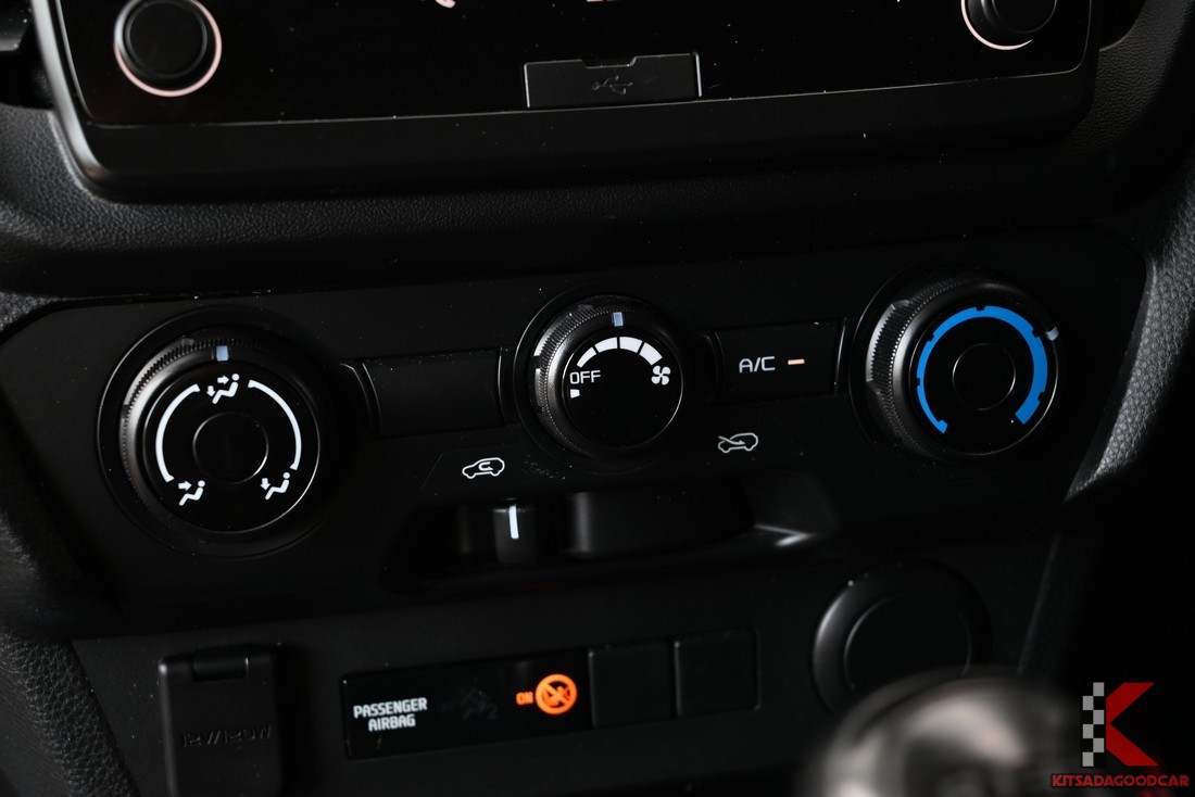 
								ISUZU D-Max Cargo 8836 full									