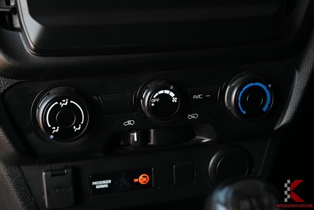 
								ISUZU D-Max CARGO 1206 full									