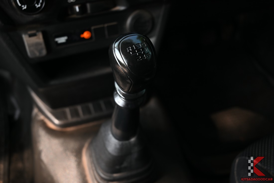 
								ISUZU D-Max CARGO 1334 full									