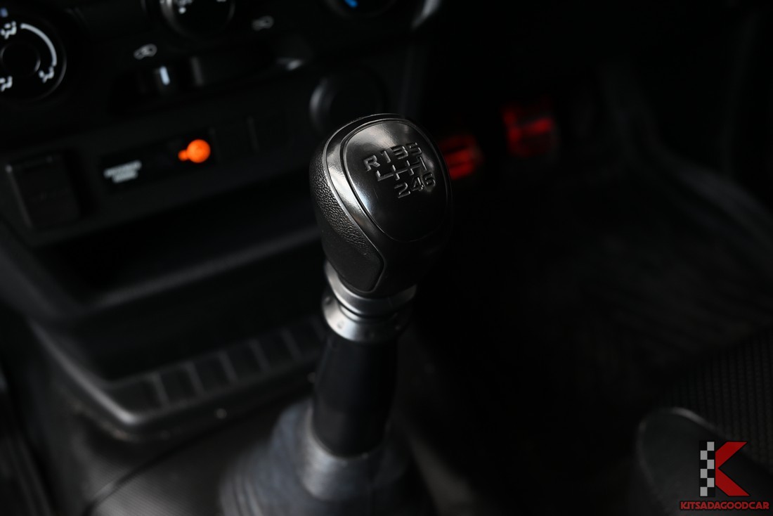 
								ISUZU D-Max Cargo 8836 full									