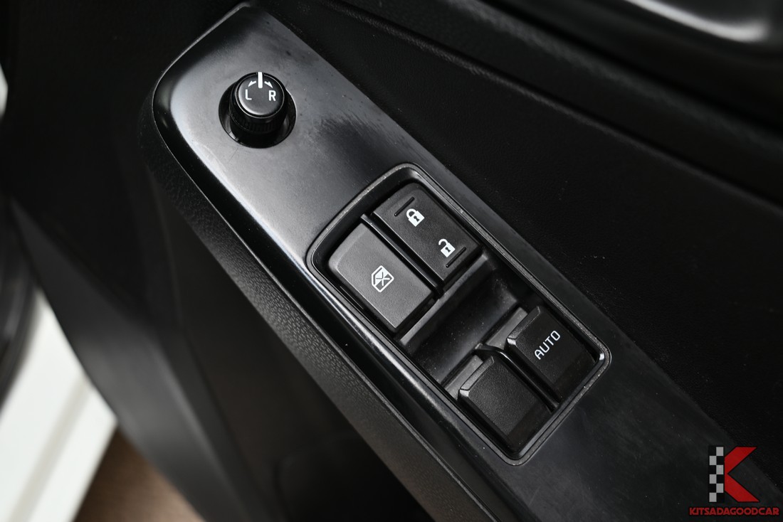 
								ISUZU D-Max Cargo 1332 full									