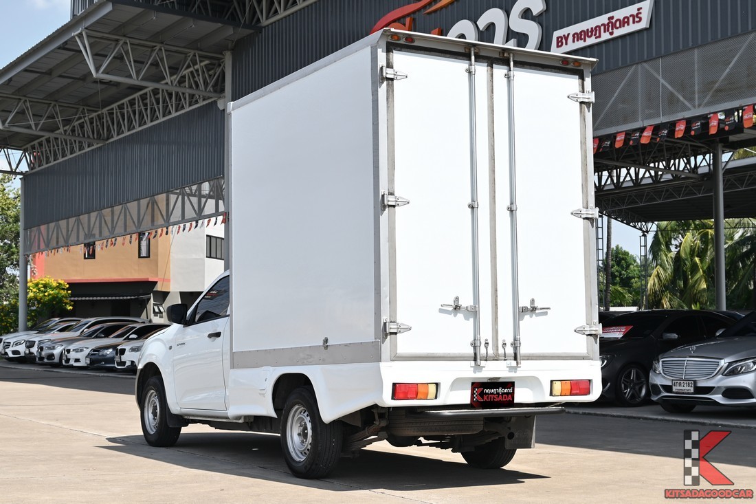 
								ISUZU D-Max CARGO 1206 full									