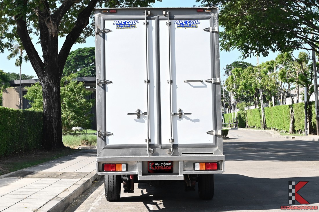 
								Toyota Revo MPC COOL 496 full									