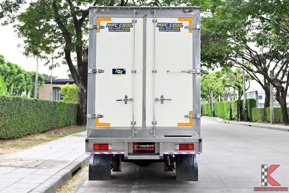 
								Toyota Revo MPC COOL 8985 full									