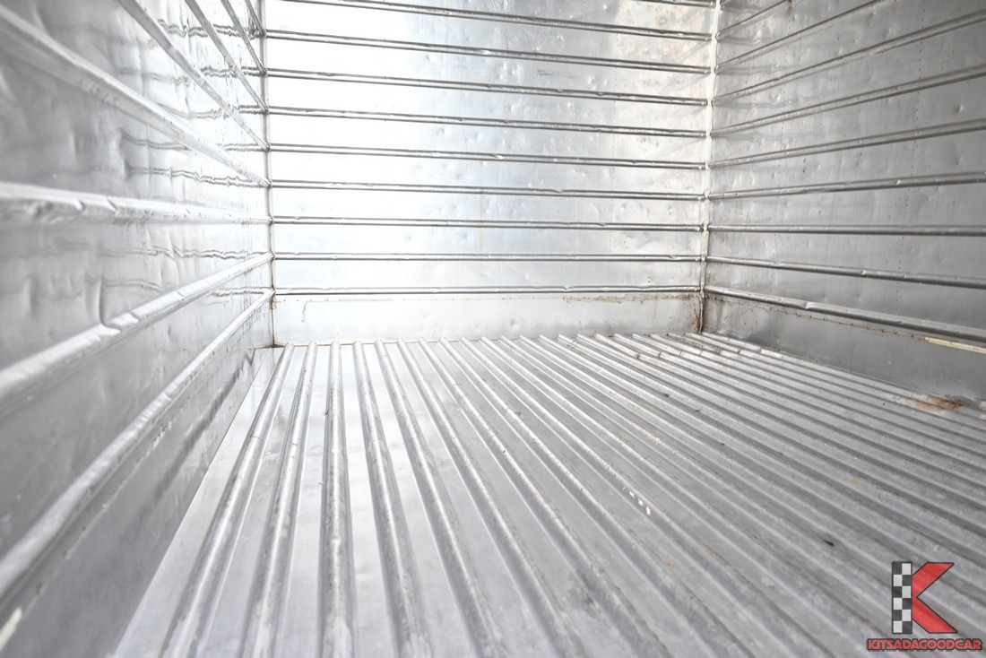 
								Toyota Revo ASIA INTER COOL 392 full									