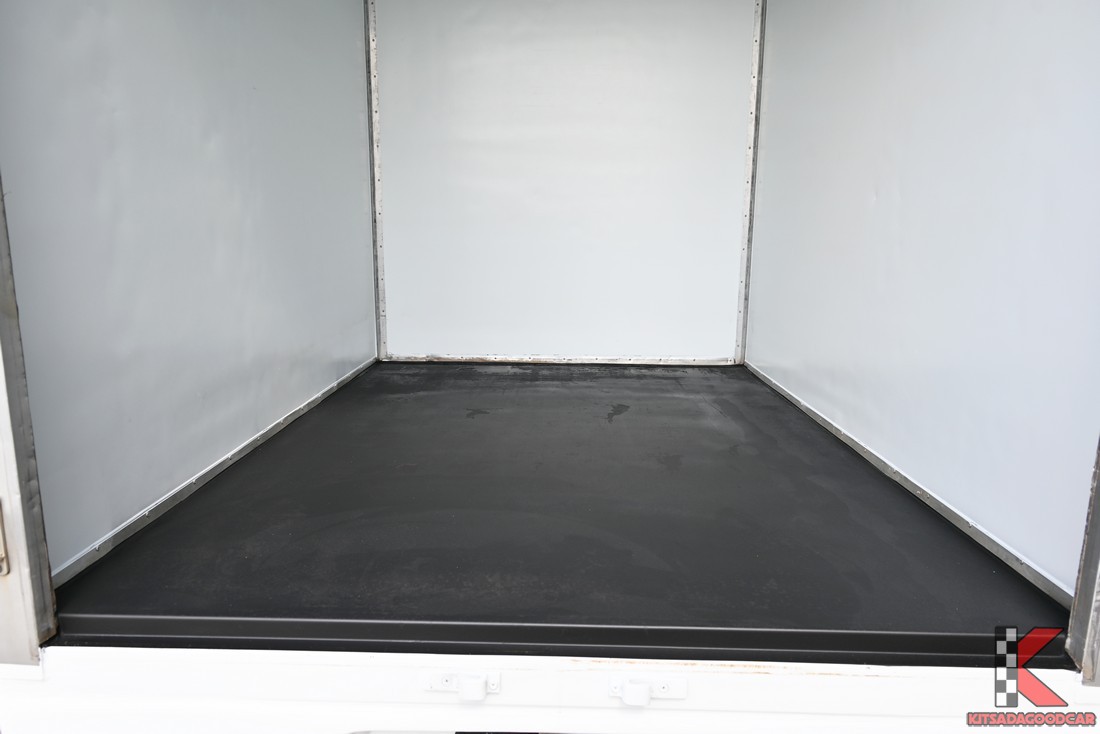 
								ISUZU D-Max CARGO 1206 full									