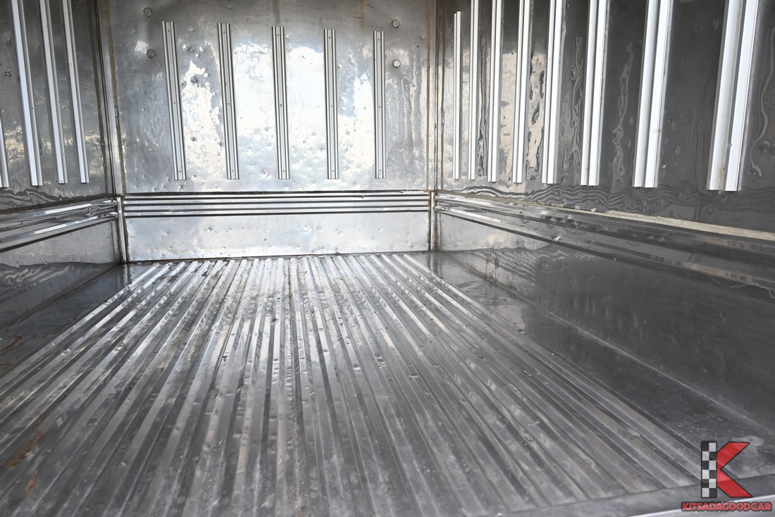 
								Toyota Revo MPC COOL 2698 full									