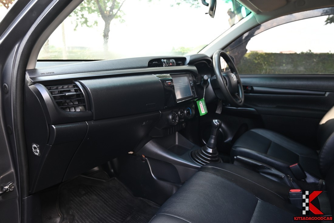 
								Toyota Revo COG 7596 full									