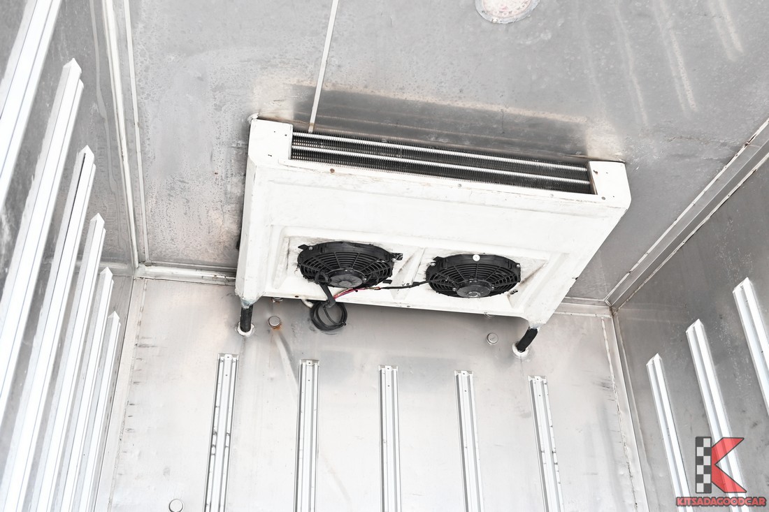 
								Toyota Revo MPC COOL 496 full									