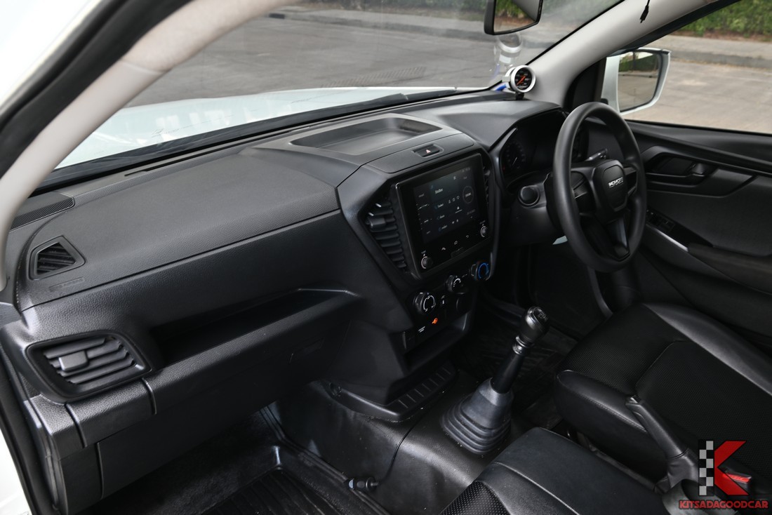 
								ISUZU D-Max Cargo 8836 full									