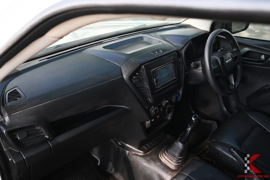 
								ISUZU D-Max CARGO 1334 full									