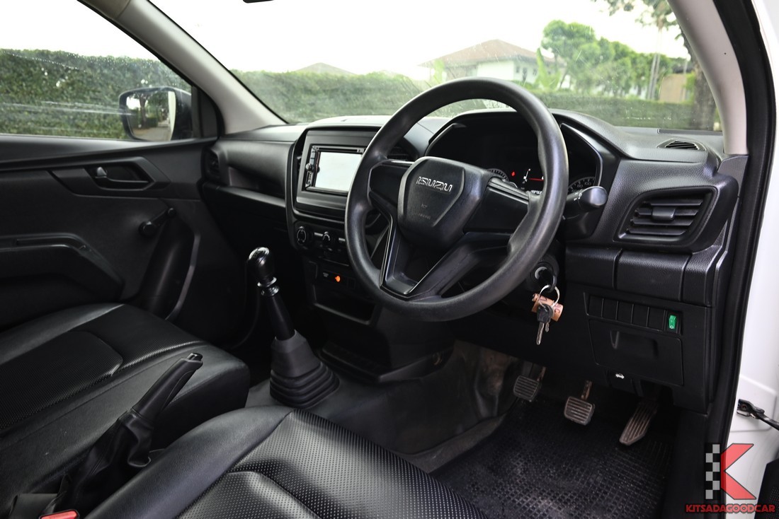 
								ISUZU D-Max CARGO 1333 full									