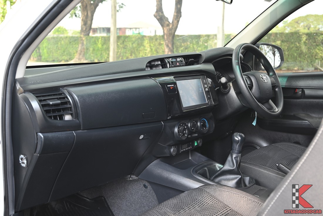 
								Toyota Revo CARGO 6209 full									