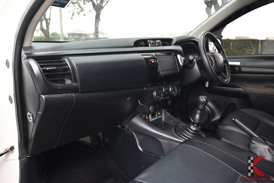 
								Toyota Revo MPC COOL 958 full									