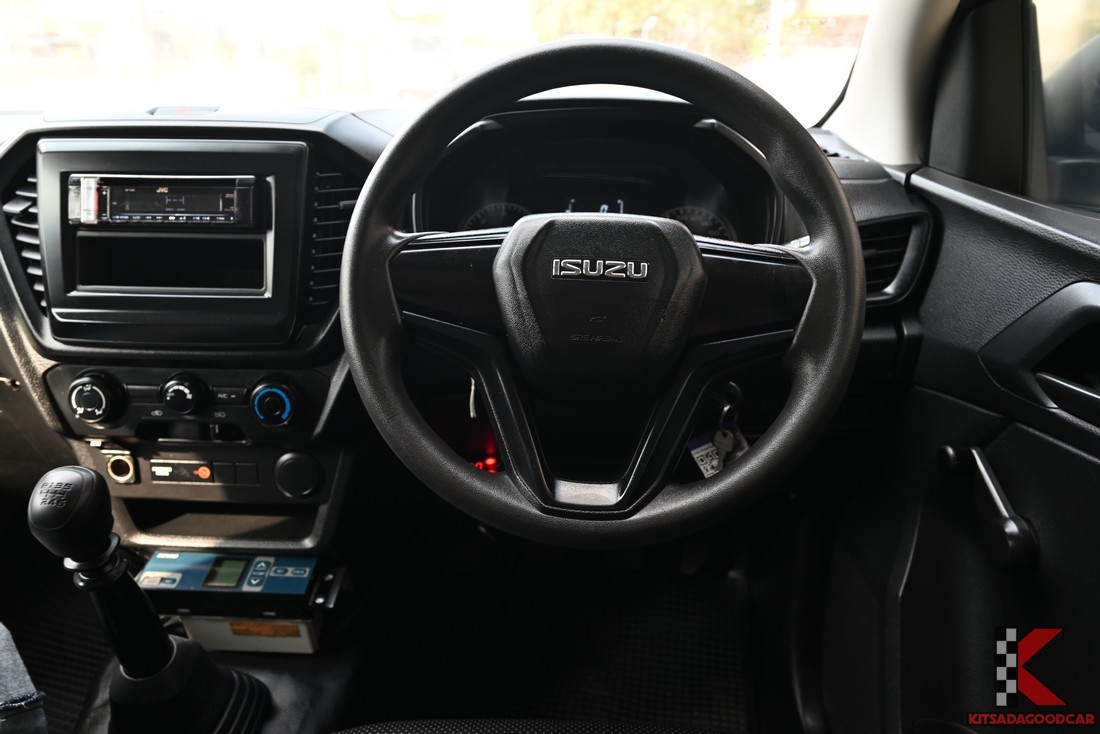 
								ISUZU D-Max COOL 1237 full									