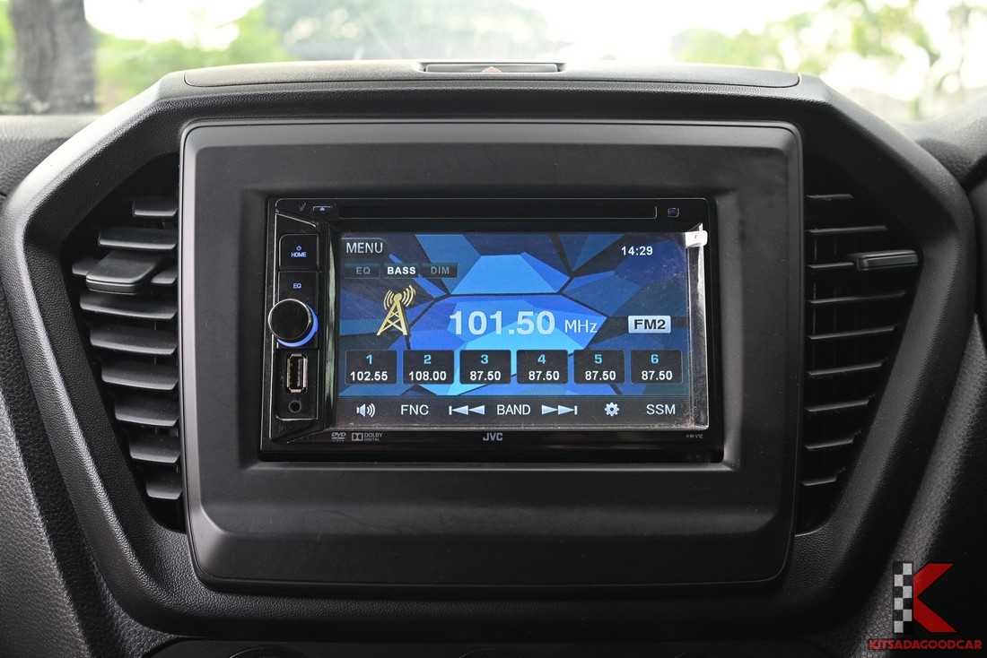 
								ISUZU D-Max CARGO 1337 full									