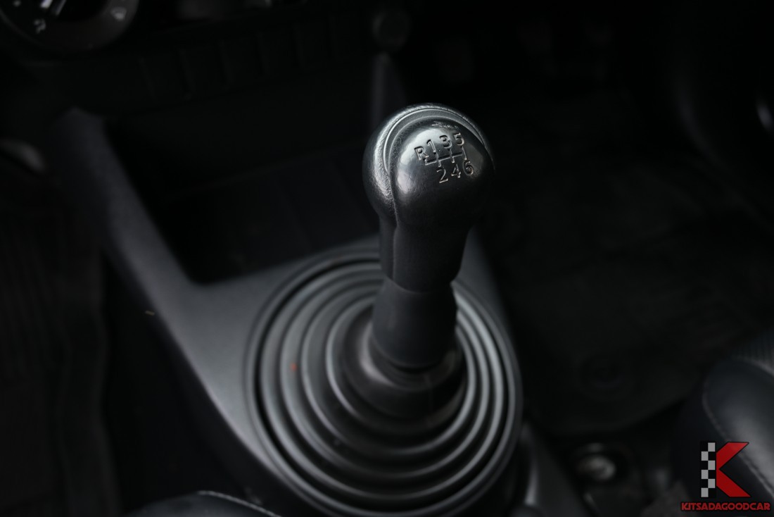 
								Toyota Revo KOG 8682 full									