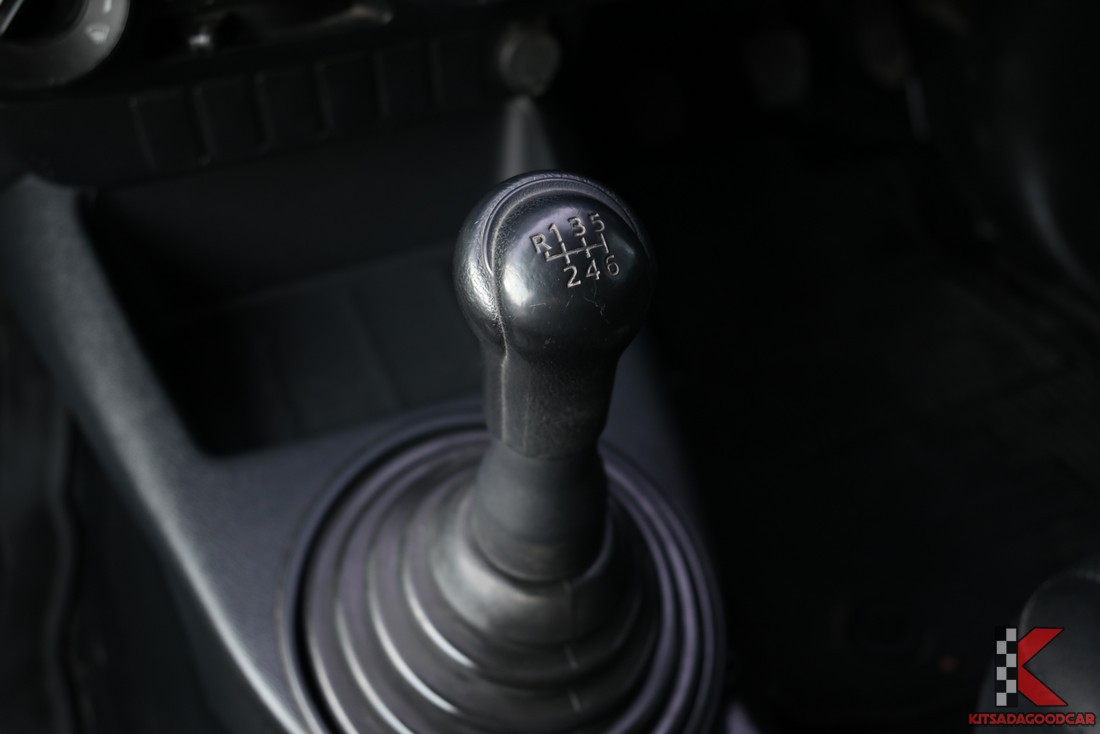 
								Toyota Revo CARGO 5102 full									