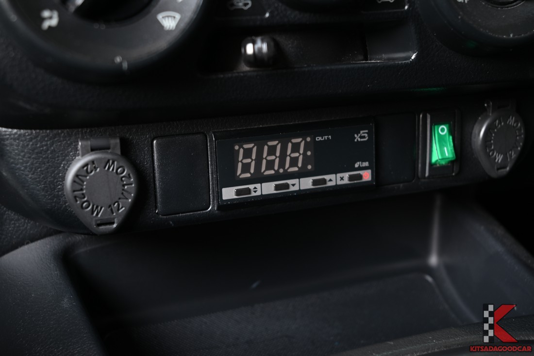 
								Toyota Revo CARGO 6209 full									