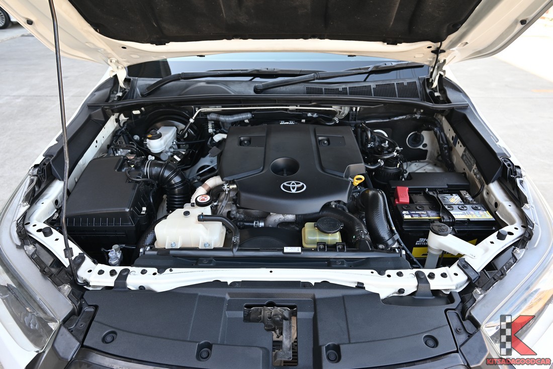 
								Toyota Revo CARGO 2679 full									